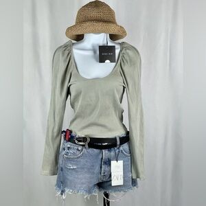 ZARA Crop/Blouse Size L Puff Long Sleeve Color Light Green New 100% Authentic.